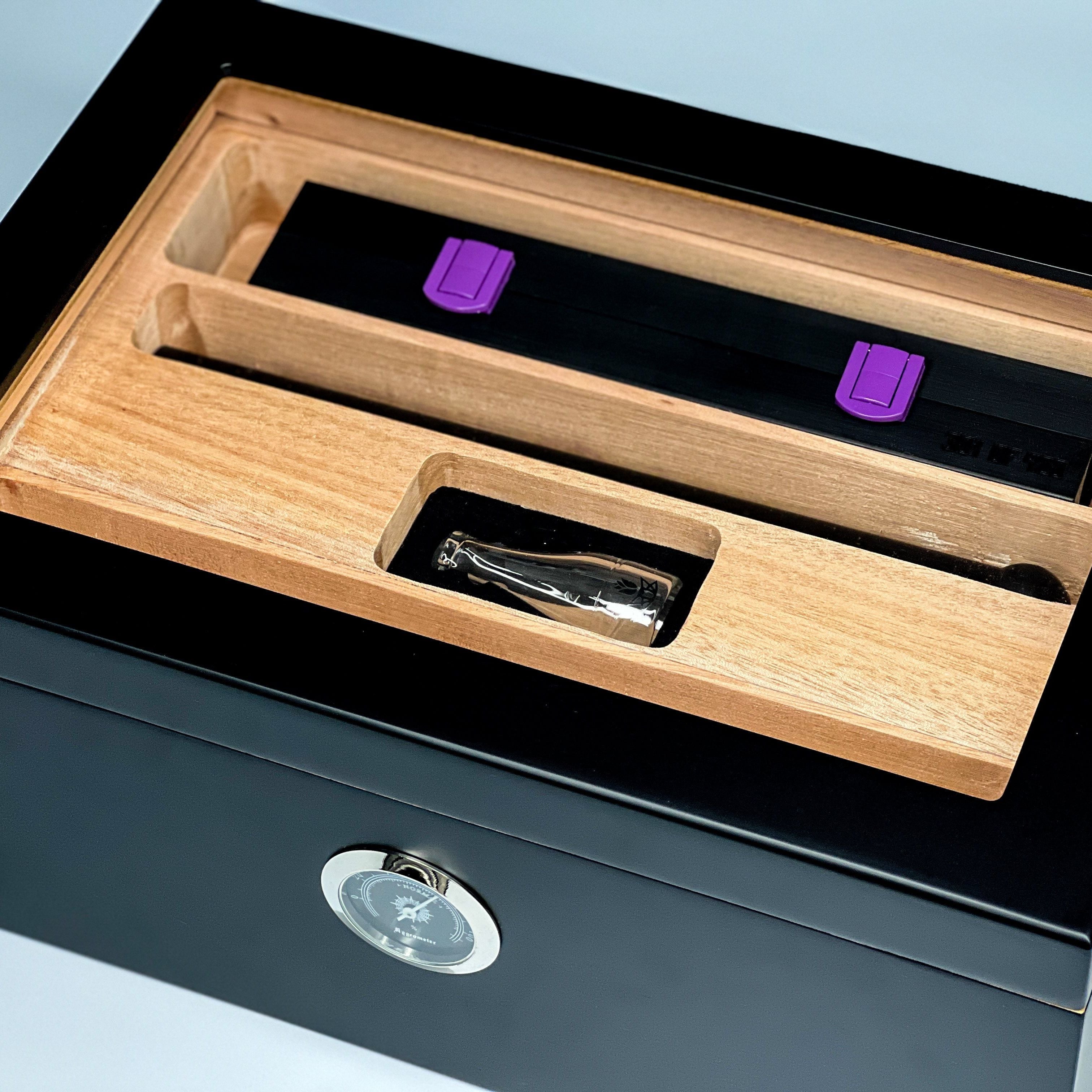 1oz CANNAMOLD W/ CUSTOM HUMIDOR - Fits up to 42g